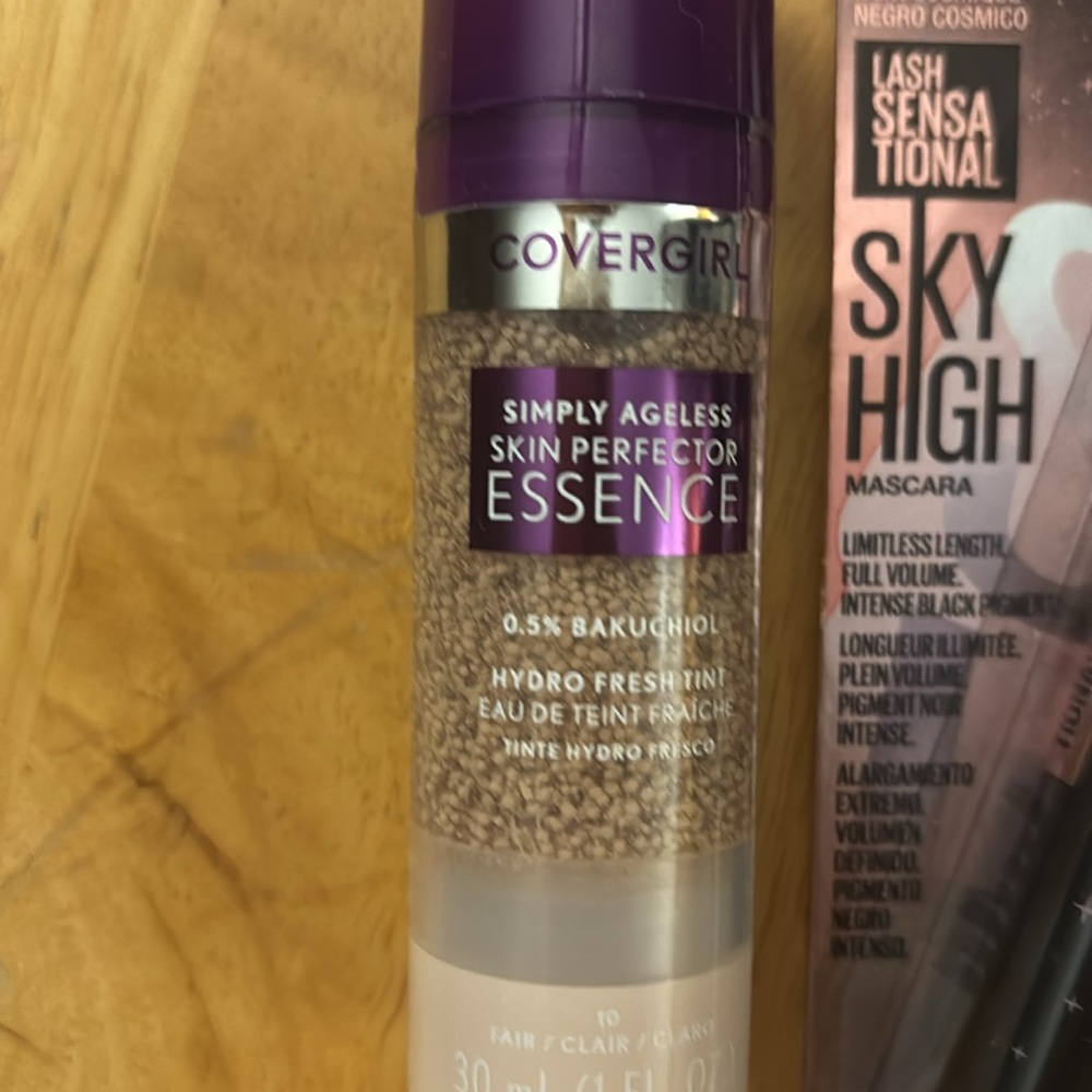 Covergirl and Maybelline  makeup bundle - Picture 2 of 8